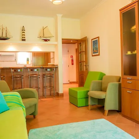 Holiday home D08 - Pay View Pilla In Cale Obama